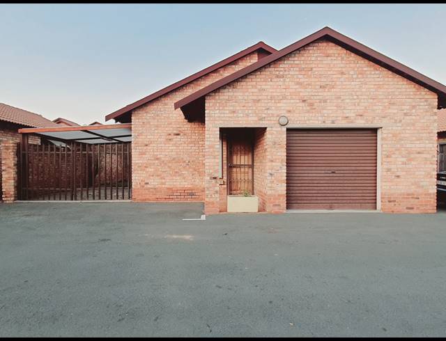2 BEDROOM SECTIONAL TITLE FOR SALE IN HALFWAY GARDENS